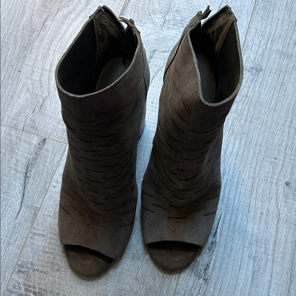 Elegant green grey Peep-Toe Ankle Booties